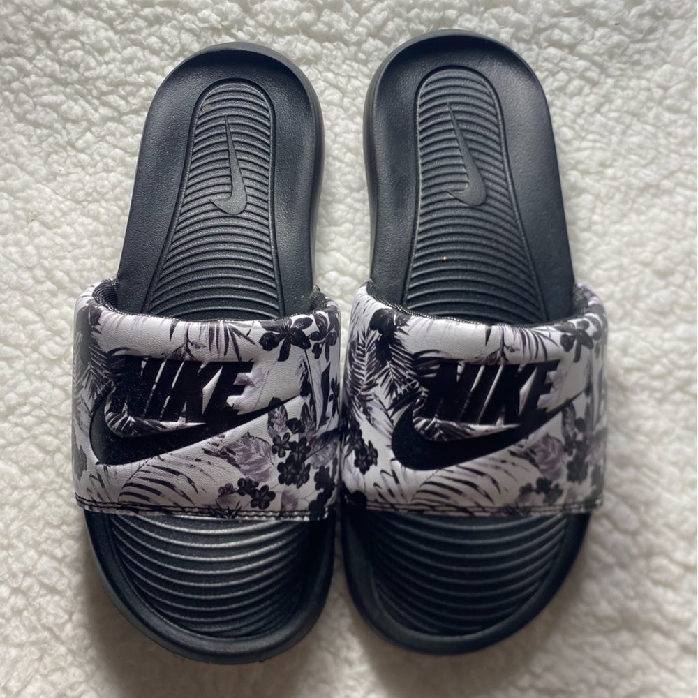 Nike slides